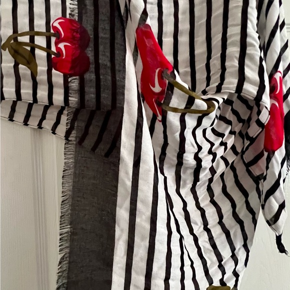 Adorable Kate Spade New York Ma Cherrie Oblong Scarf/Wrap 🍒 - Picture 10 of 13
